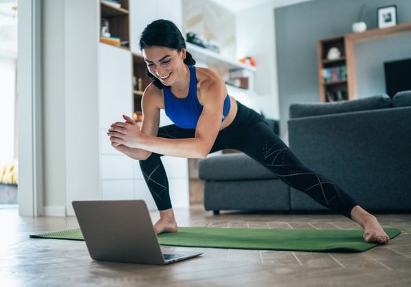 The Best Online Fitness Certifications to Launch Your Career https://blog.afaa.com/hs-fs/hubfs/Online%20Group%20Fitness.jpeg?name=Online+Group+Fitness.jpeg&width=600&utm_source=chatgpt.com