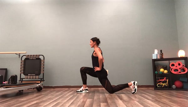 knee lunge with back straight and weight balanced
